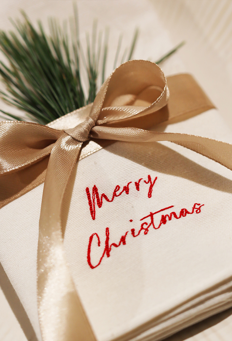 Gépi hímzett karácsonyi szalvéta Merry Christmas felirattal